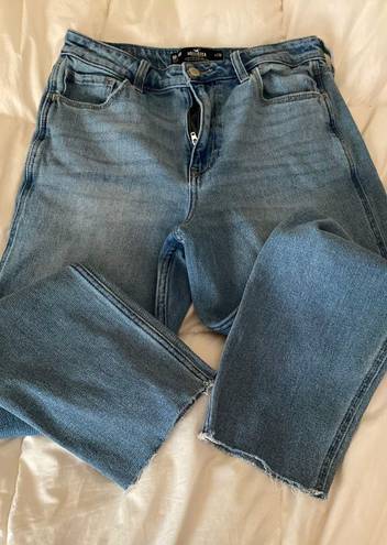 Hollister Ultra High-Rise Mom Jean