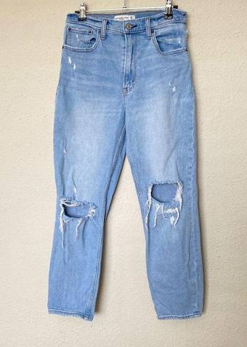 Abercrombie & Fitch ‘The mom high rise jean, distressed light wash size 26 / 2R