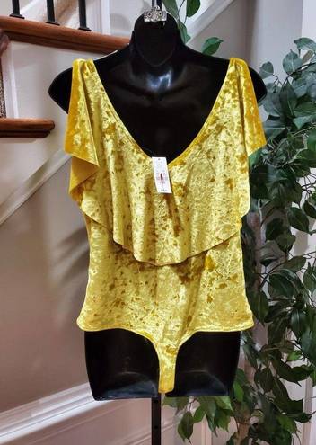 One Piece 7th Avenue Women’s Yellow Solid V-Neck SleeveLess  Bodysuit Size Large