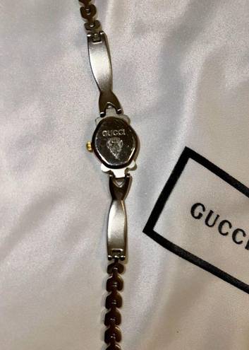 Gucci Women’s Vintage  Watch Dual Toned Bracelet Stainless Steel Quartz