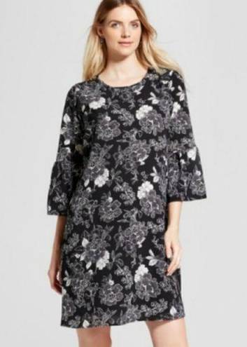 Isabel Maternity floral dress bell sleeves women’s dress Size Large