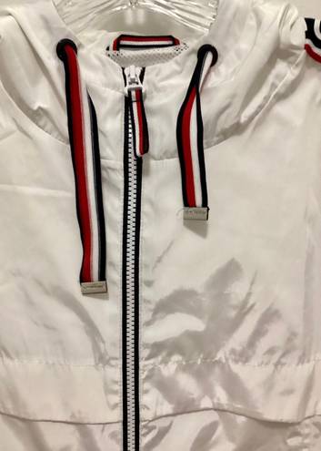 Tommy Hilfiger White /Red /Blue Hooded Windbreaker Jacket Sleeve Logo Sz XS