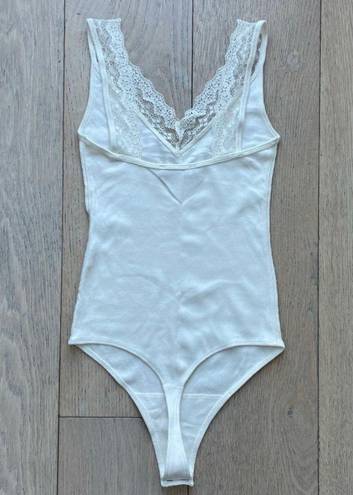 Abercrombie & Fitch Abercrombie white lace v-neck bodysuit