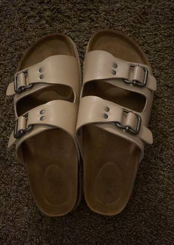 Sandals Tan Size 10