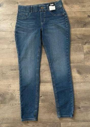 Lee  Mid Rise Stretch Pull On Jeggings Size Medium New