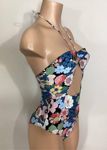 O'Neill New. O’Neill floral one piece. Small. Retails $99