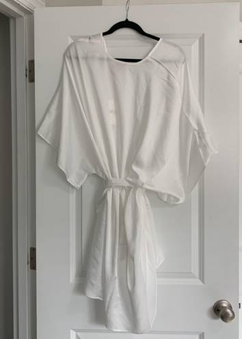 Show Me Your Mumu New  White First Look Robe Size XXL