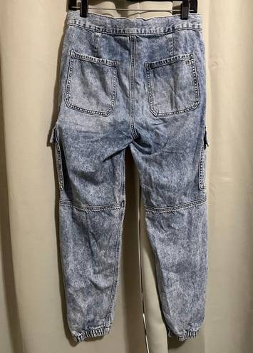 American Eagle Women’s High Waisted Acid Wash Jogger Style Jeans