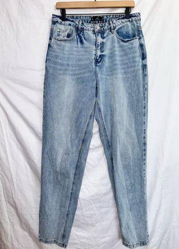 Missguided  Riot Light Wash Denim High Rise Straight Leg Mom Jean size US 10