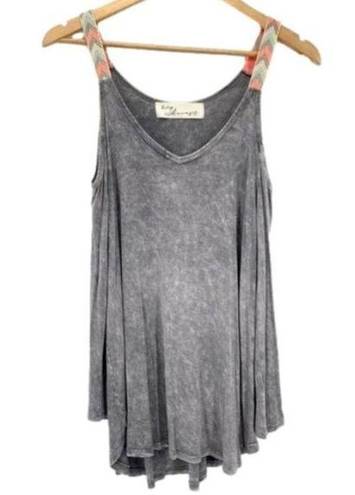 Vintage Havana  Women's Cold Shoulder Burnout Distressed Top