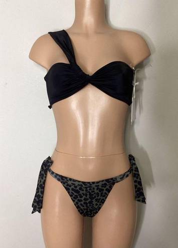 Good American New.  animal print bikini. (2-3) Medium. Retails $169