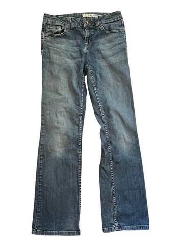 DKNY Light wash denim blue jeans -sz 4  Gently used and in good condition. Measurements in photos.