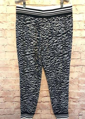 Fabletics NWT  Eve Printed Jogger Pant