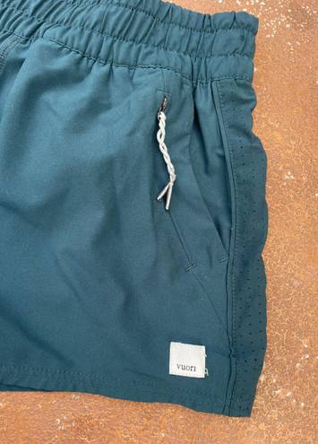 Vuori dash short in teal sz xs