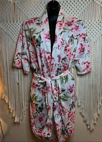 Show Me Your Mumu  floral “Brie Robe”. Size: OS