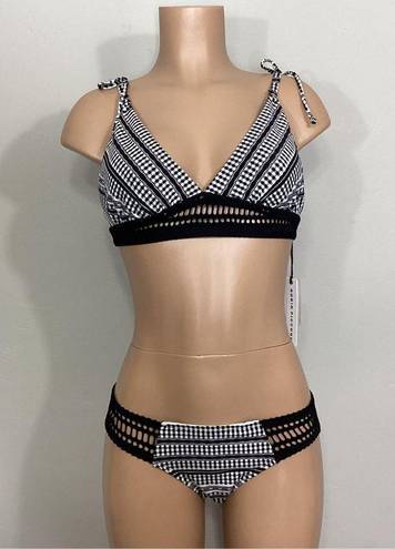 Robin Piccone New.  black and white crochet bikini. M-bottom/L-top. Retail $189