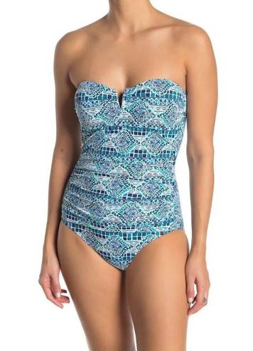 Tommy Bahama New.  V-wire swimsuit. MSRP $149