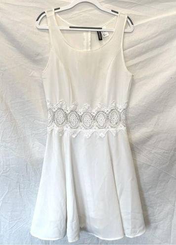 Divided H&M  | Lace Fit & Flare Dress with Appliqué Waist | White | Size: 2