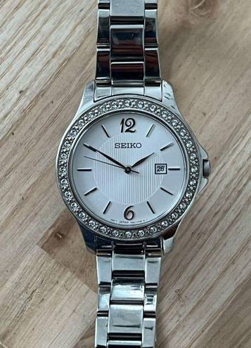 Seiko  Ladies Watch Crystals Stainless Bracelet Dial Hands Date Window