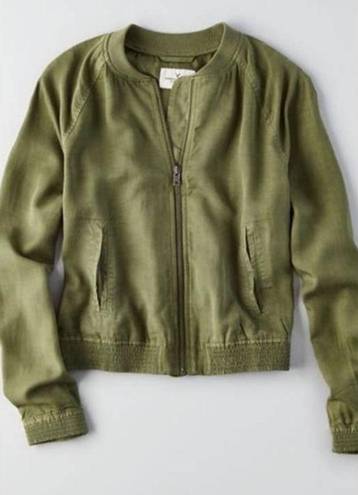 American Eagle  Outfitters Tencel Bomber Jacket in Olive Green Size Large