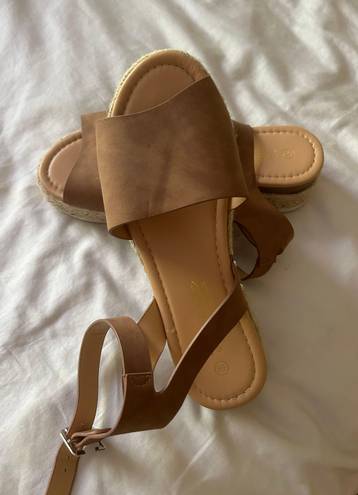 Tan Platform Sandals Size 8.5
