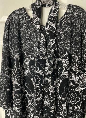 Natori  Disney Alice Top Size 3X Black Floral Scoop Neck 3/4 Sleeve