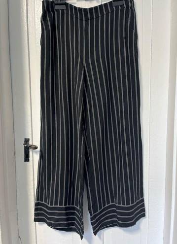 Loft NWT  Fluid Wide Leg striped black and white pull on pants size Large