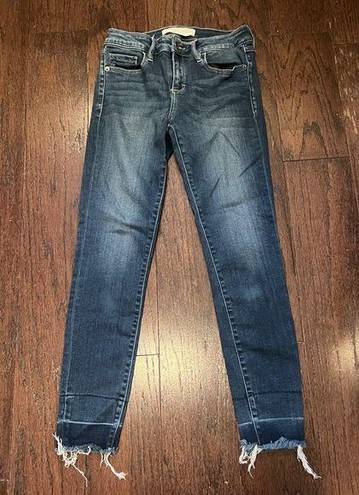 Hidden Jeans  Women’s Dark Wash Frayed Ankle Jeans Size 28