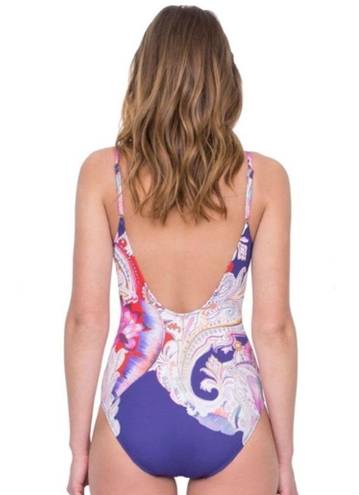 Gottex New.  Paisley V-neck contour swimsuit