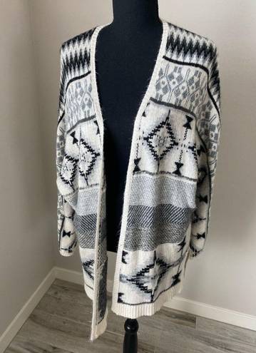 Aeropostale  Black/Whtie Oversized Cardigan Size Extra Small