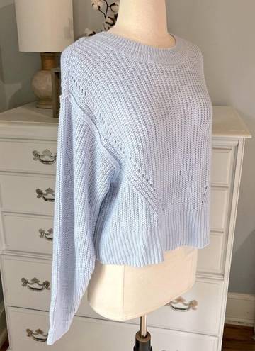 True Craft Baby Blue like new Sweater Lightweight Acrylic Comfy Womens Medium Cropped