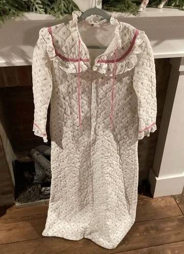 Krass&co VINTAGE Mary Farrel  Ltd Nightgown Zip up Quilted Small so cute/retro