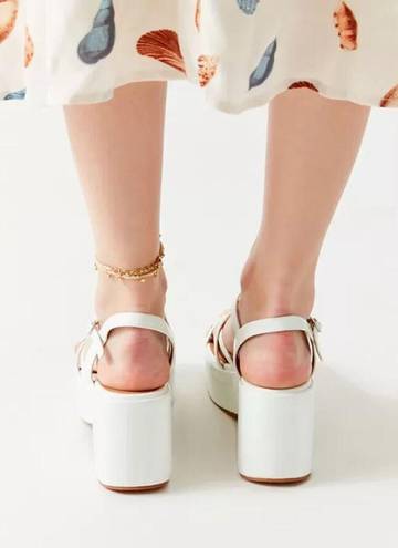 Urban Outfitters  Lizzy Strappy Platform Sandal