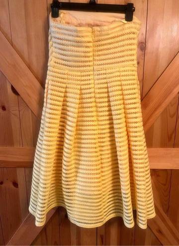 New York And Company  Sleeveless/ Strapless Yellow Dress Size 2 (3290)