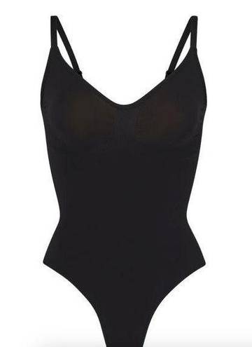 SKIMS NWOT  Seamless Sculpt Thong Body Suit Onyx Size S