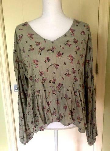 Sim & Sam NWT  Floral top