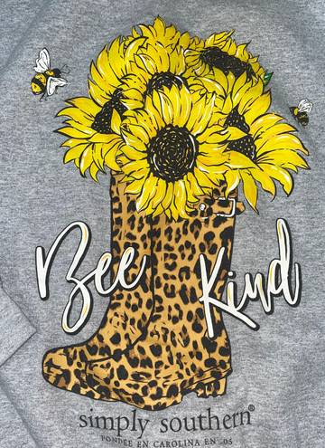 Simply Southern Bee Kind Grey Sweatshirt Size Medium