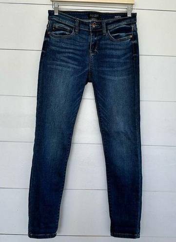 Judy Blue  Women’s 7/28 Blue Denim Skinny Fit Stretch Distressed Jeans