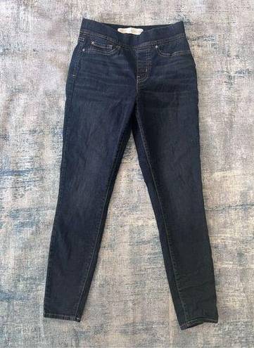 Levi Strauss & CO. Pull On Totally Shaping Skinny Jeans Size 4 /W27