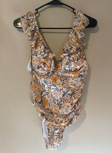 Cupshe NWT  Sz LG one piece swimsuit