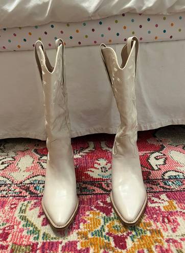 White Cowgirl Boots Size 9