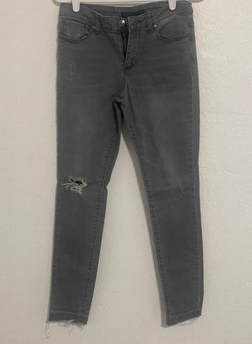 Harper Women’s Skinny Jeans Gray Wash Size 27 Fringe Hems