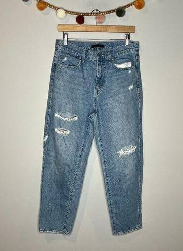 Uniqlo 🌺  distressed straight leg jeans