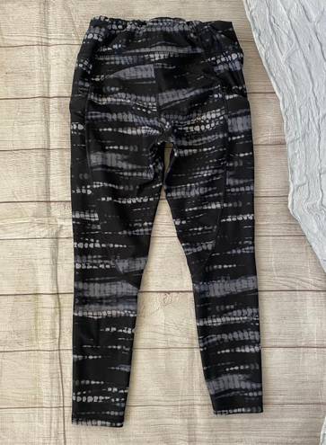 Avia women S pull on print leggings w/elastic waist black and white