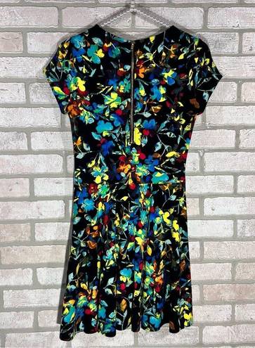 Parker  Bold Floral Print Short Sleeve Fit and Flare Dress Size S