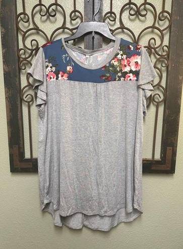 Acting Pro  short sleeve grey/floral contrast tunic top