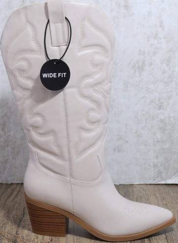 White Cow Boots Size 7.5