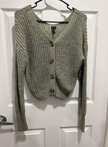 The Moon  & Madison Women Size Small Green Sage Button Cardigan Cropped Sweater Cozy