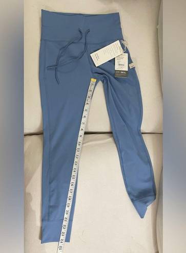 Vuori NWT  Daily Leggings Isle Blue Breathelnteock Size S