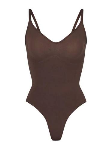 SKIMS Sculpting thong bodysuit in Cocoa NWOT size S